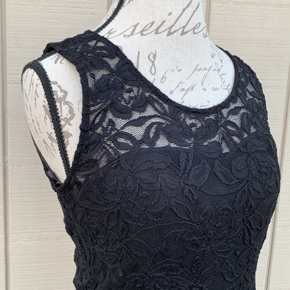 MATERIAL GIRL Lace Overlay Fit & Flare Dress - Picture 6 of 11